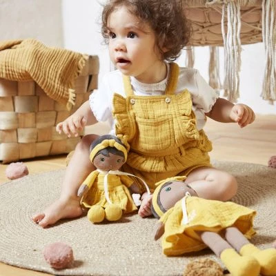 Kaloo Poupée Souple Ma Première Poupée Naomie Jaune (25 Cm) – Image 6